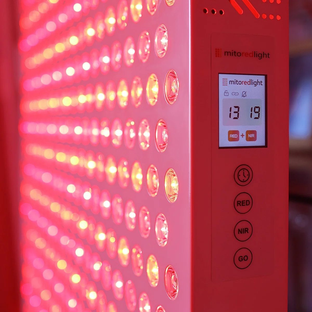 The panel control head, set to combined red and near-infrared